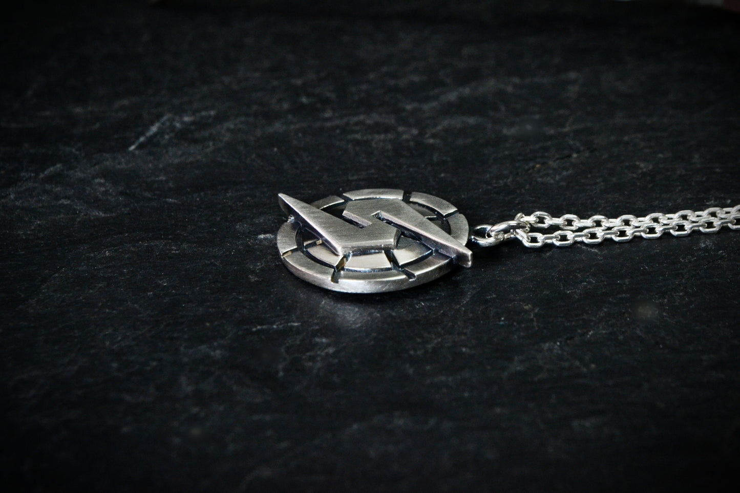 Super Metroid Screw Attack Necklace, Metroid Team, Samus Aran Cosplay, 925 Sterling Silver Gamer Jewelry